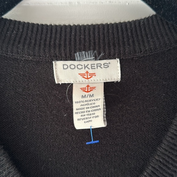 Dockers Argyle sweater vest in black and gray - Picture 2 of 4